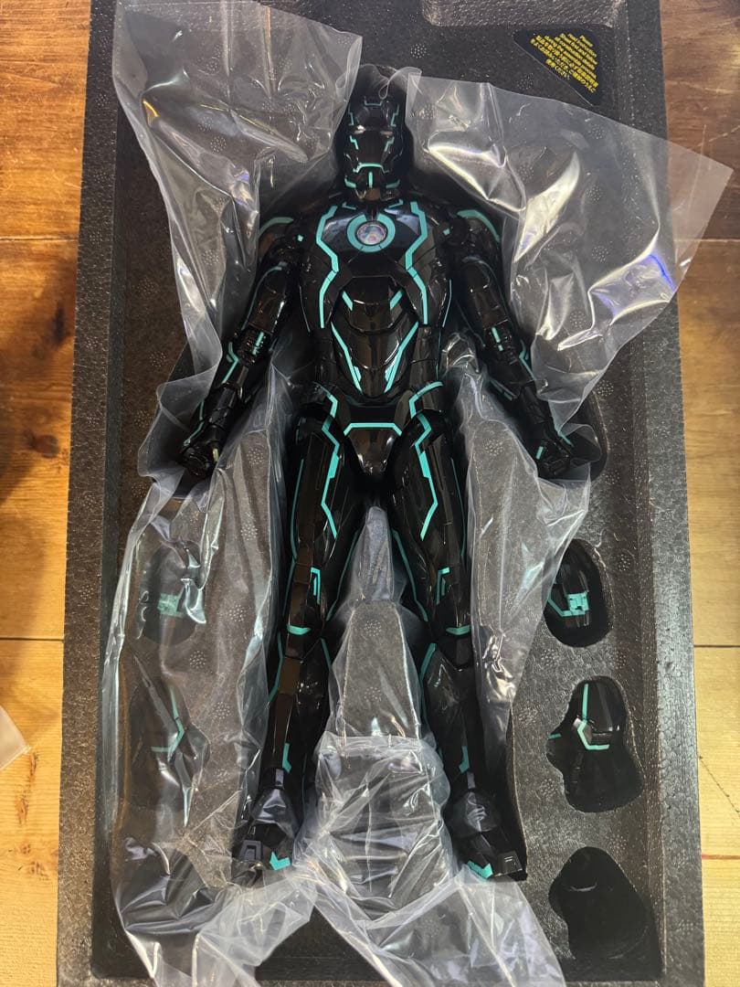 ネオンテック アイアンマン スーツアップガントリー