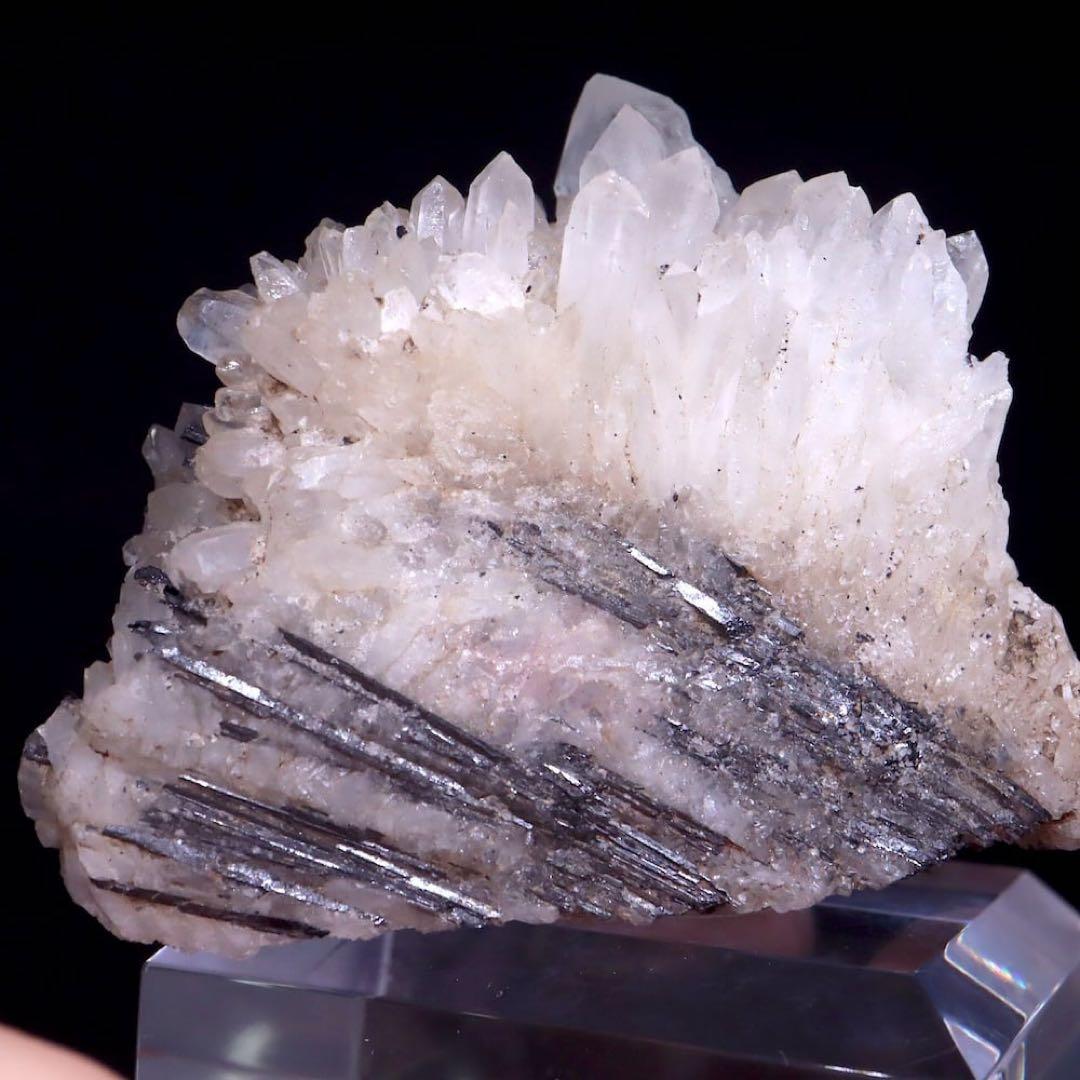 マンガン重石 ヒューブネライト クォーツ 140.9g OTH089 鉱物 原石