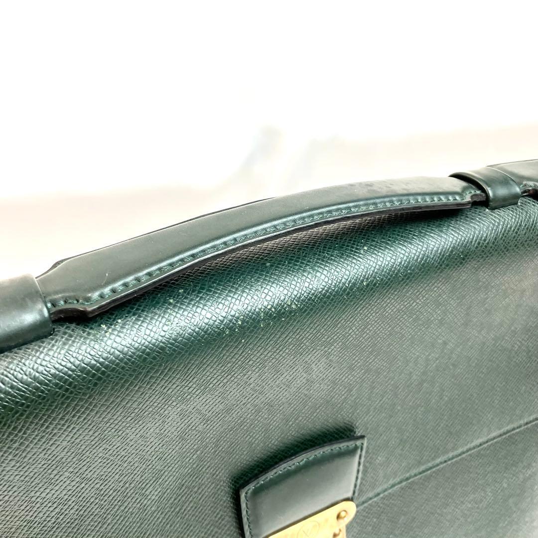 ルイヴィトン　タイガ　ブリーフケース セルヴィエット　モスコバ　A4