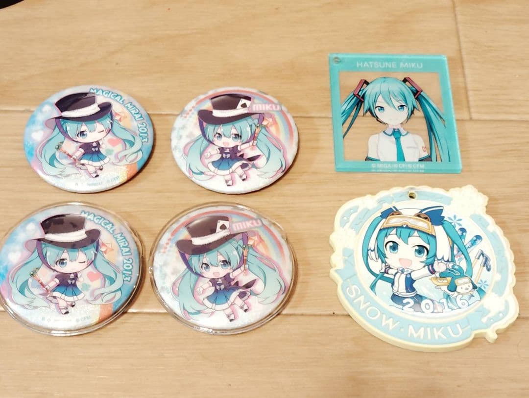 初音ミク!!　フィギュア&缶バッチセット　　まとめ売り
