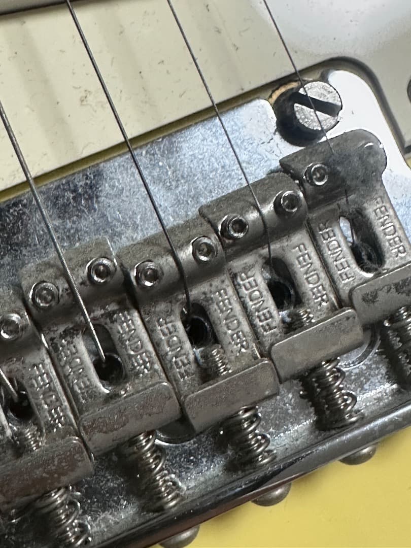 Fender ストラトキャスター イエロー