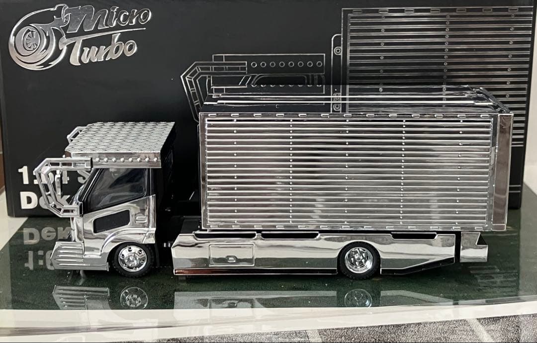 シルバー トラック型ミニカー 1/64