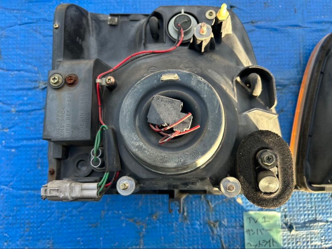 スバル　サンバー　TV1 ヘッドライト左右セット