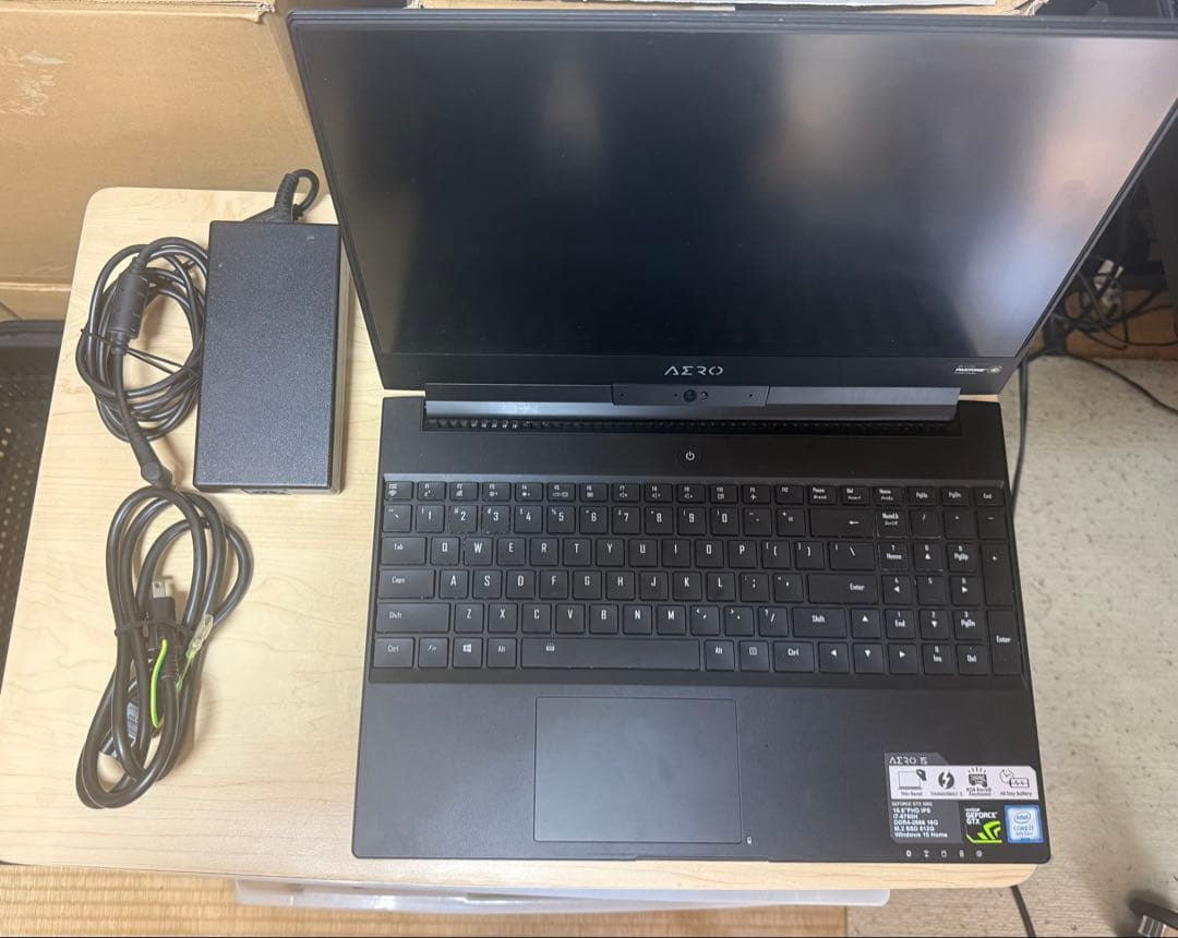 MacBook本体 Gigabyte Aero 15 inch 2018