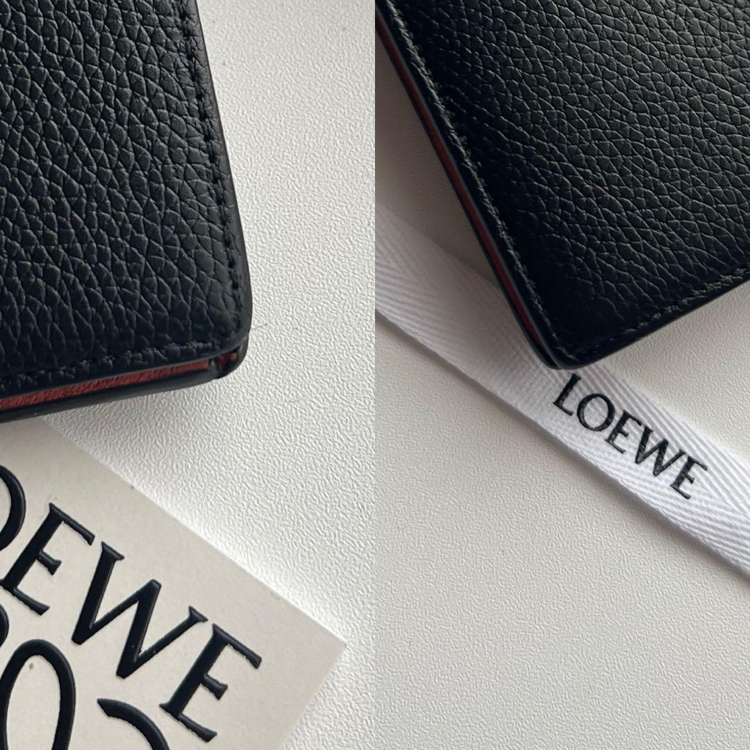 24 美品 LOEWE ロエベ 2つ折り財布
