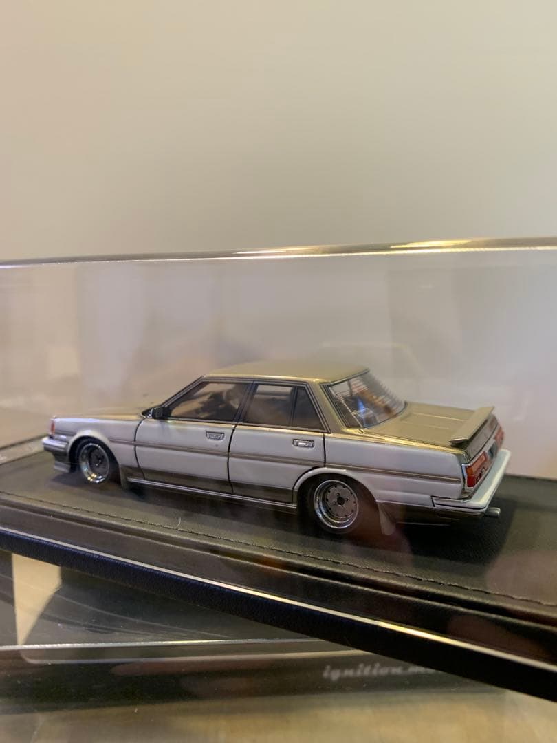 イグニッションモデル　1/43 クレスタ　GX71 ホワイト/ゴールド