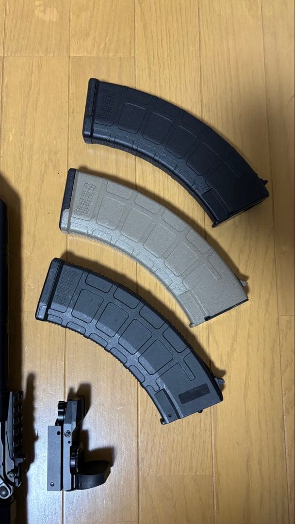 【盆休みSALE】東京マルイAKストーム　サイト　マガジン　バッテリー付き