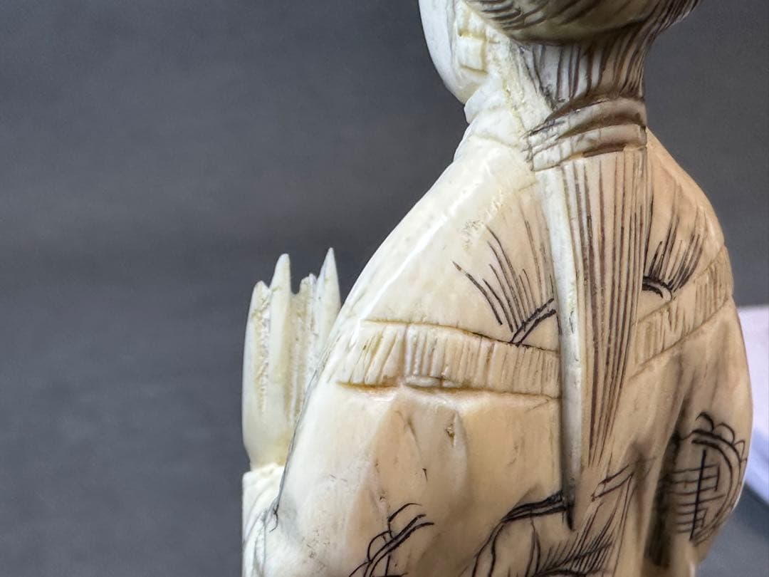 極上　中国美術　置物　唐物骨（皇帝皇后） 細密細工 天然素材　骨董コレクション