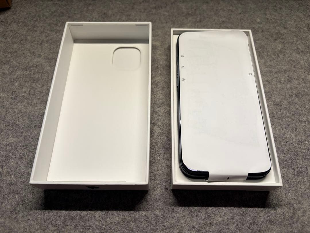 iPhone 13 128GB ミッドナイト 美品 バッテリー89% 初期化済