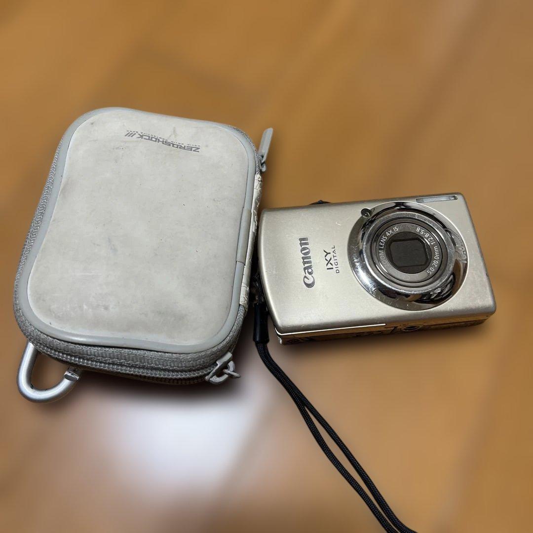 Canon IXY デジタルカメラ ケース付き