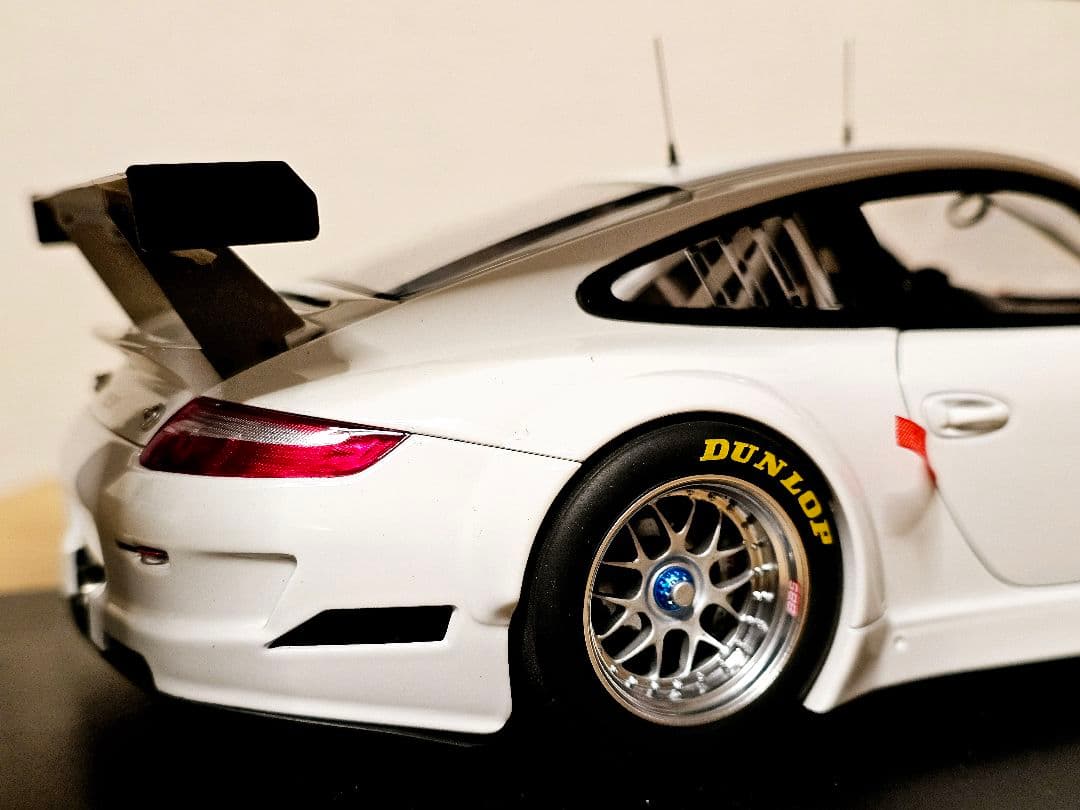 オートアート1/18 ポルシェ911(997) GT3RSR 2009