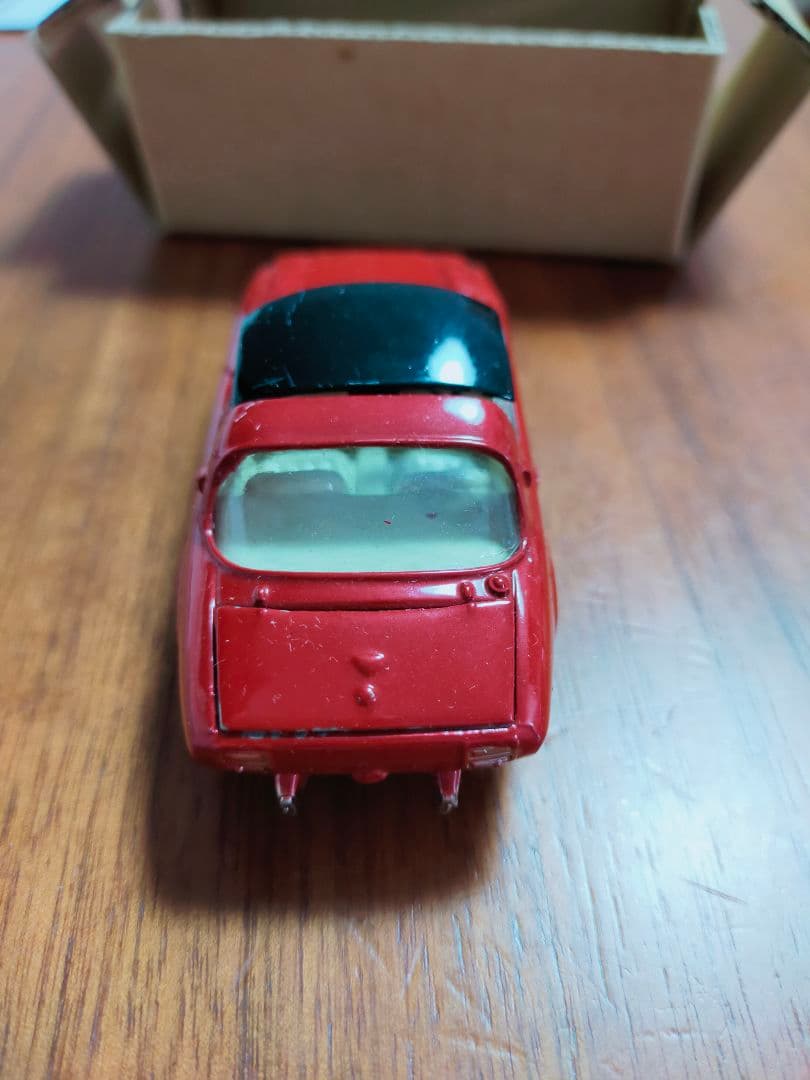 トヨタスポーツ800 　(赤/黒ルーフ 白内装) No.31　箱付き