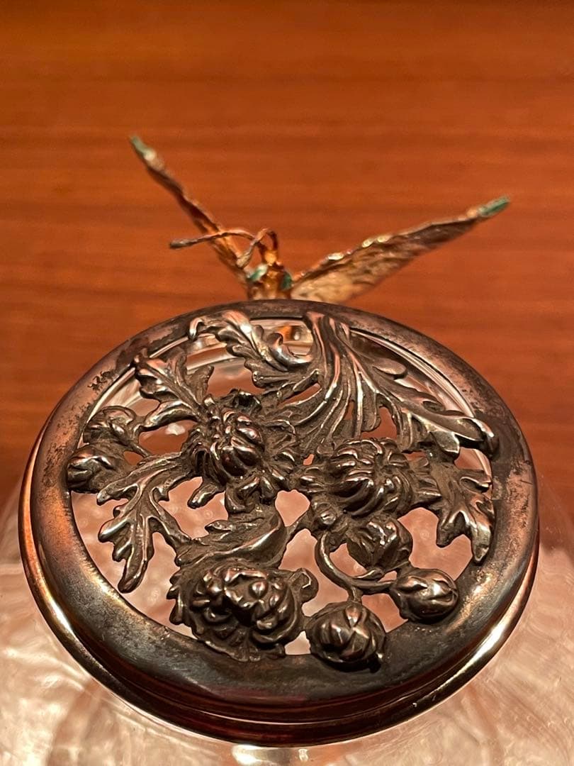 シルバー　透かし彫り　蓋付き小物入れ シルバーエナメル　蝶々　銀製品　工芸品