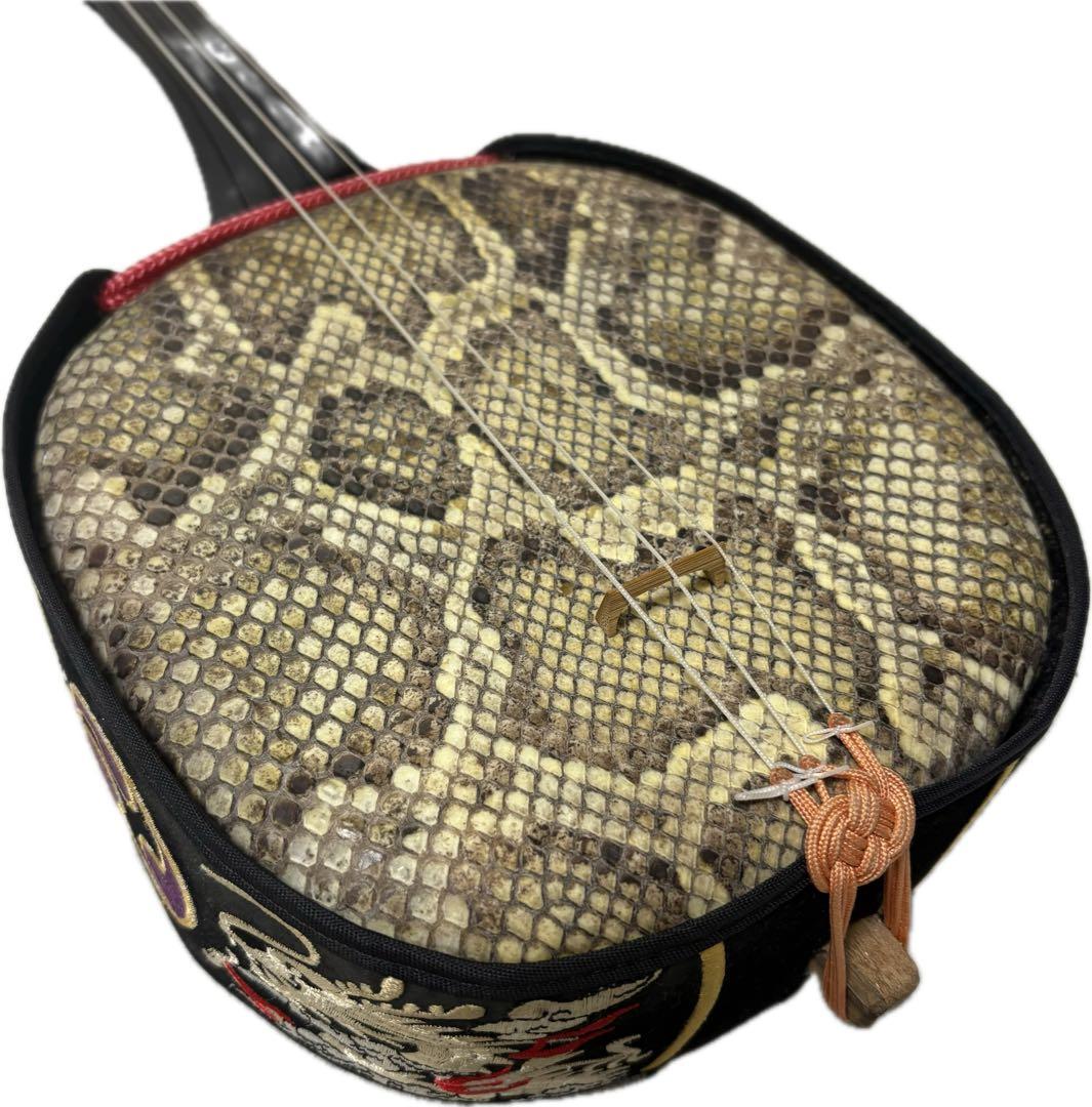 沖縄三味線 蛇柄装飾 龍装飾