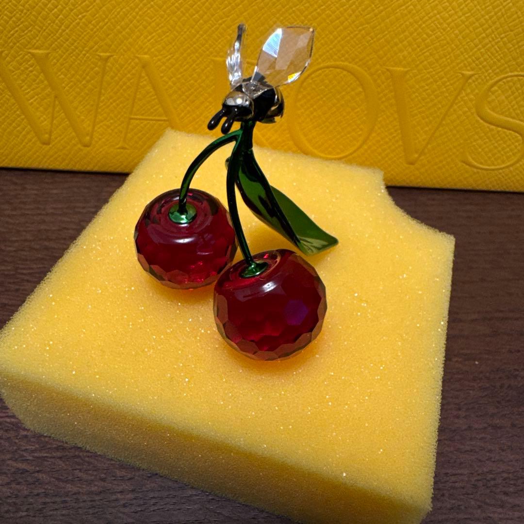 【新品・未使用】SWAROVSKI スワロフスキー　Idylliaビー＆チェリー