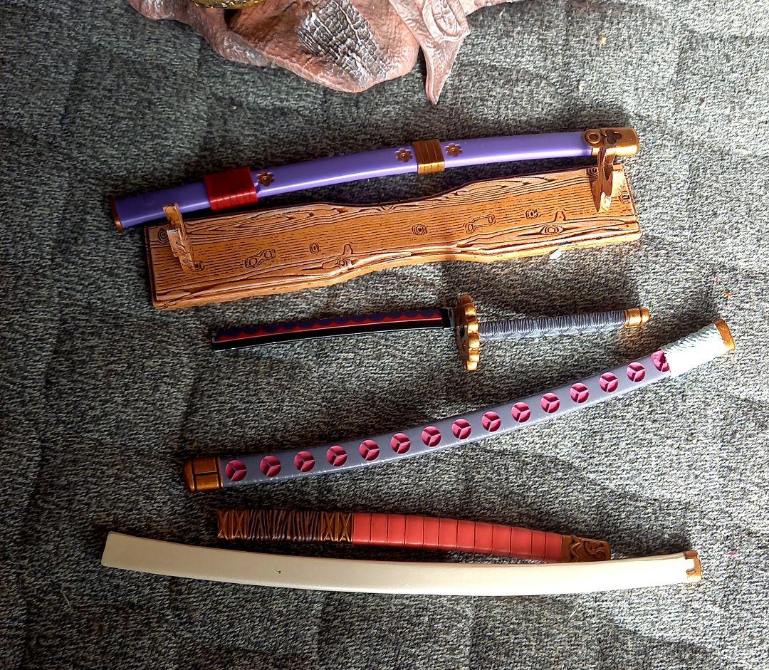 zuoban ワンピース　ゾロ　ガレージキット　フィギュア　刀等　パーツ欠けあり