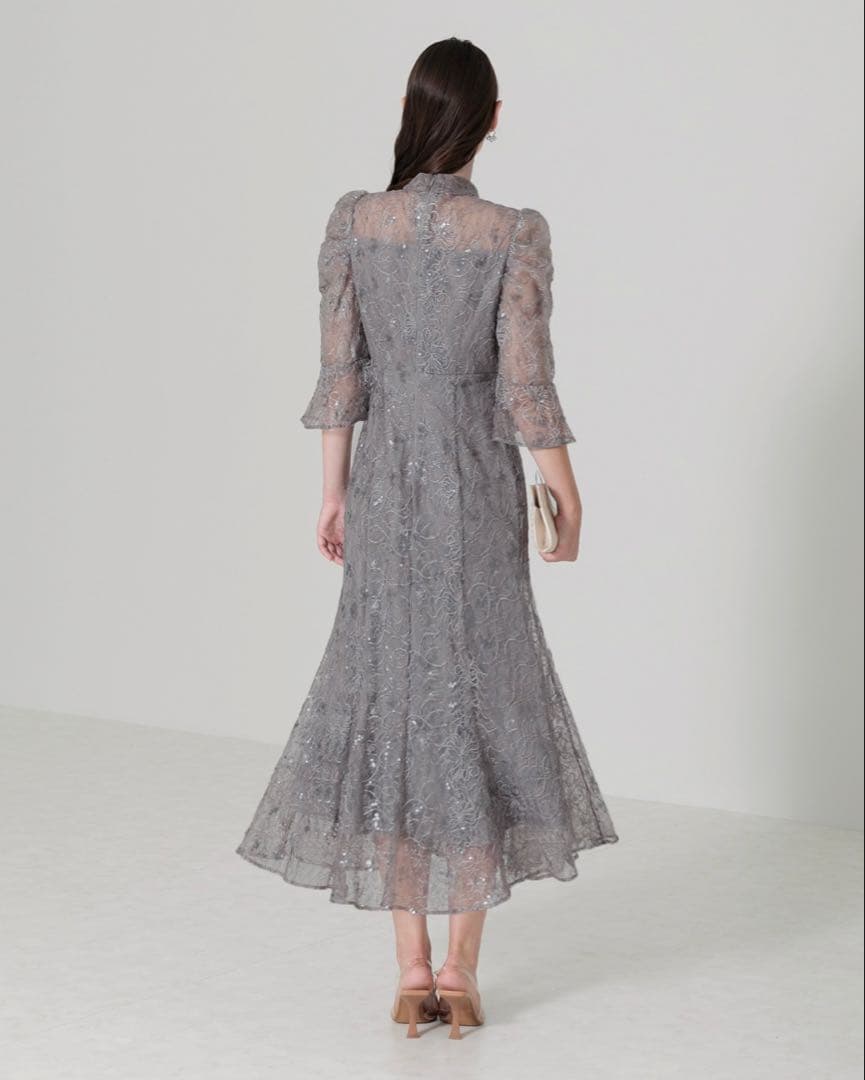 【LEJA】スパンコール花柄刺繍ソフトパフスリーブマーメイドラインドレス