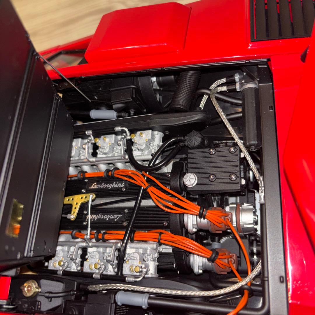 ランボルギーニ・カウンタック 1/8 ミニカー