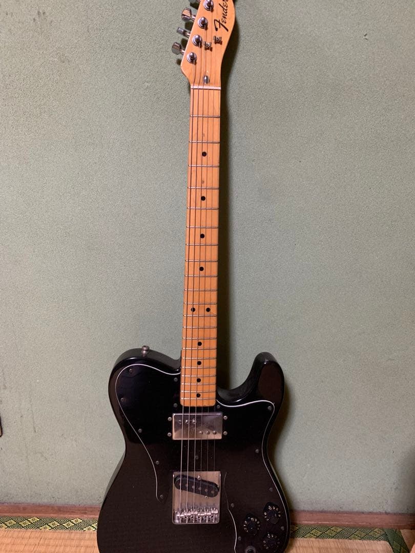 Fender Telecaster ブラックになります。