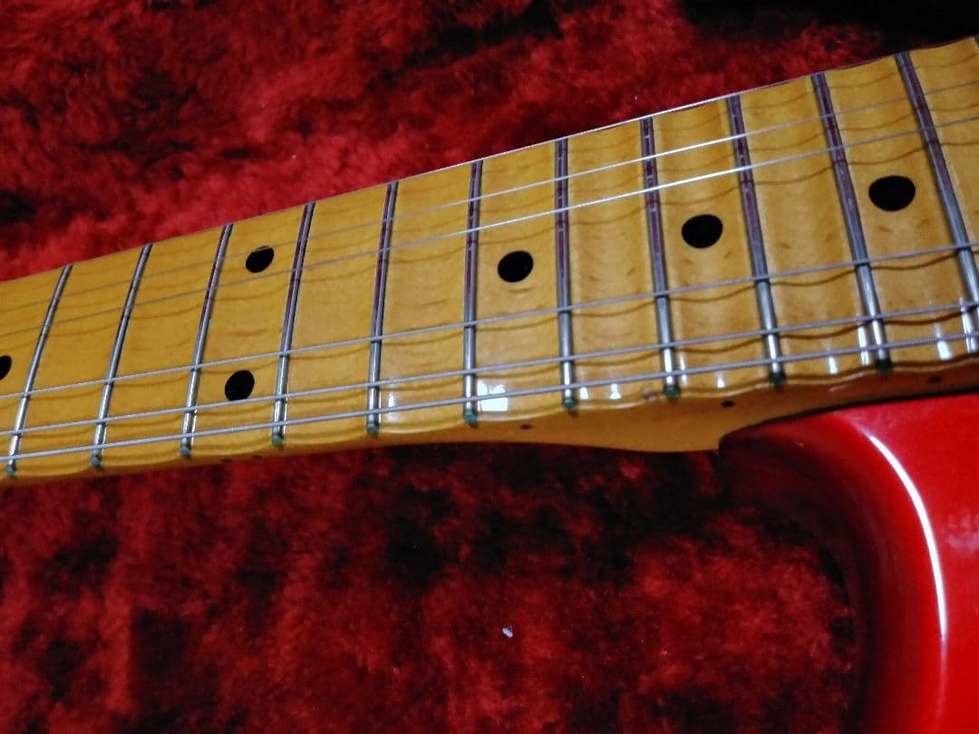 Fender japan　フェンダージャパン　ストラトキャスター　スキャロップ