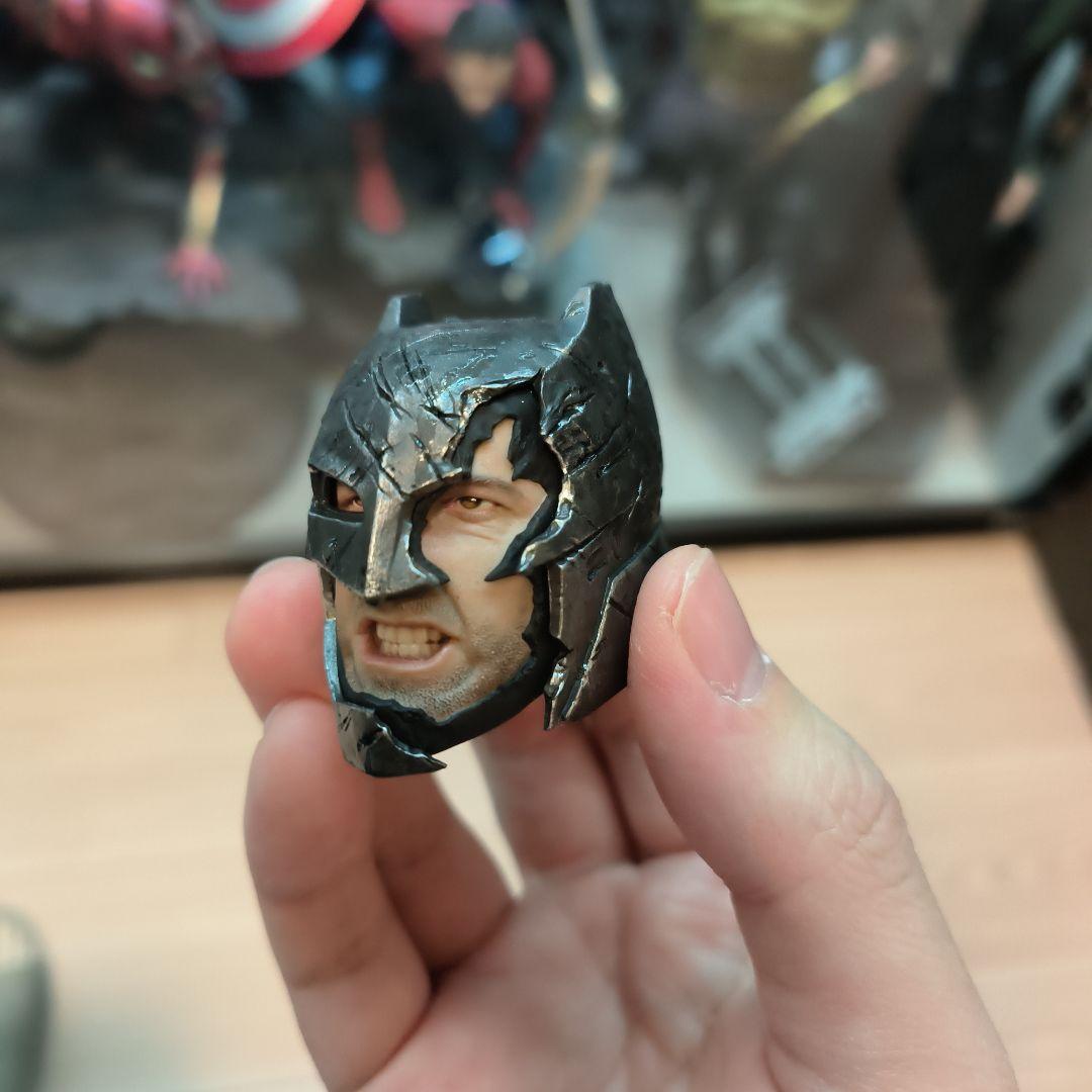 アーマードバットマン 1/6スケール フィギュア　ホットトイズ バトル ダメージ