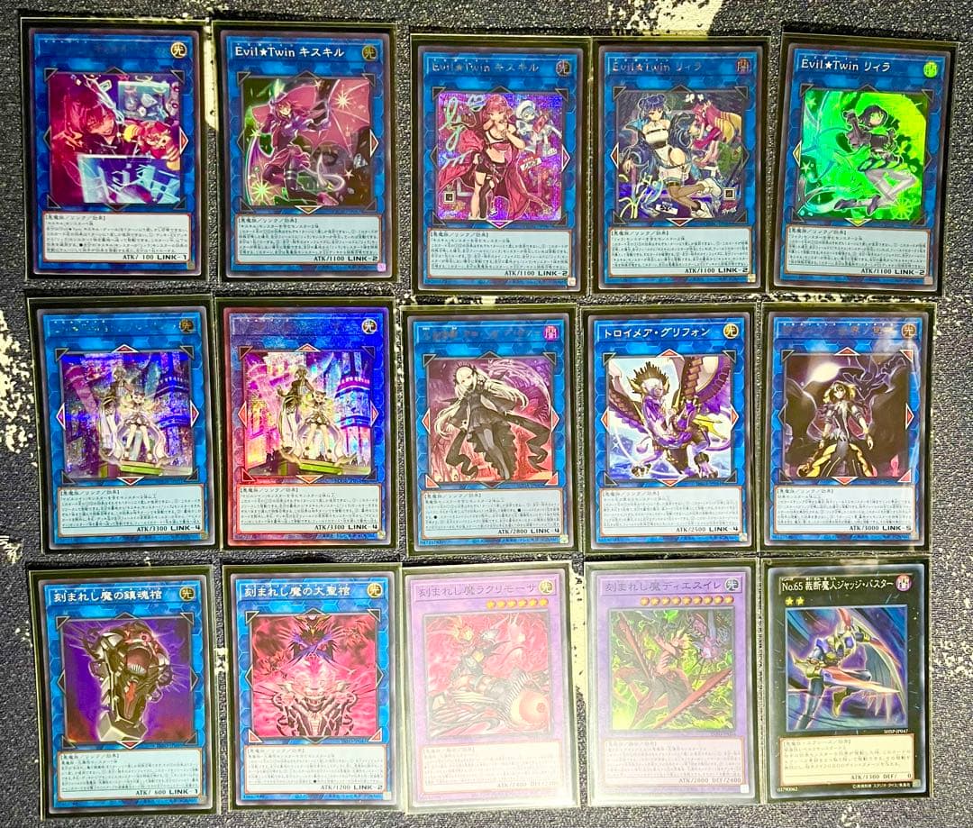 イビルツインデッキ　遊戯王　構築済みデッキ　高レアリティ　絵違い　イラスト違い