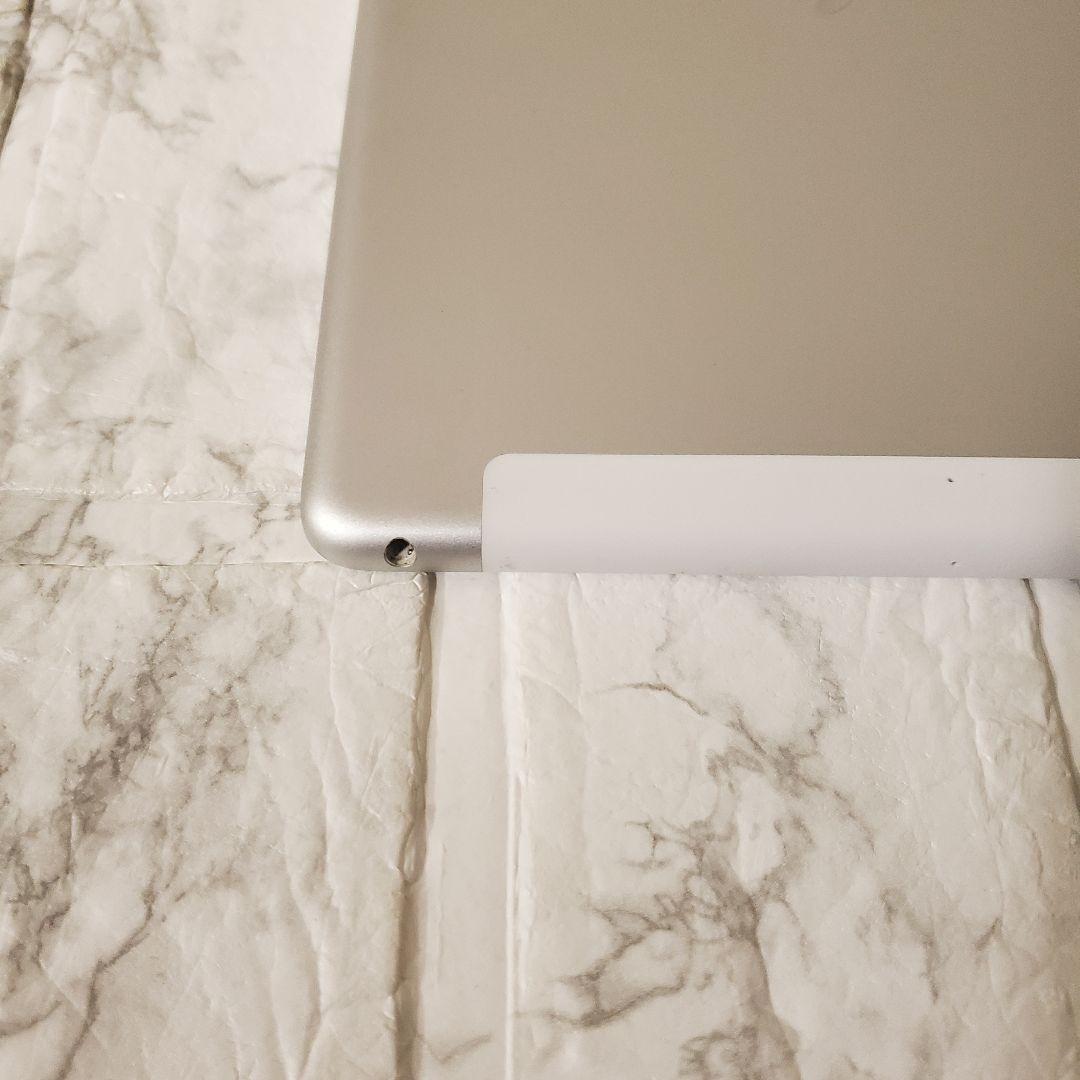 262 iPad 7世代 128GB SIMフリー シルバー