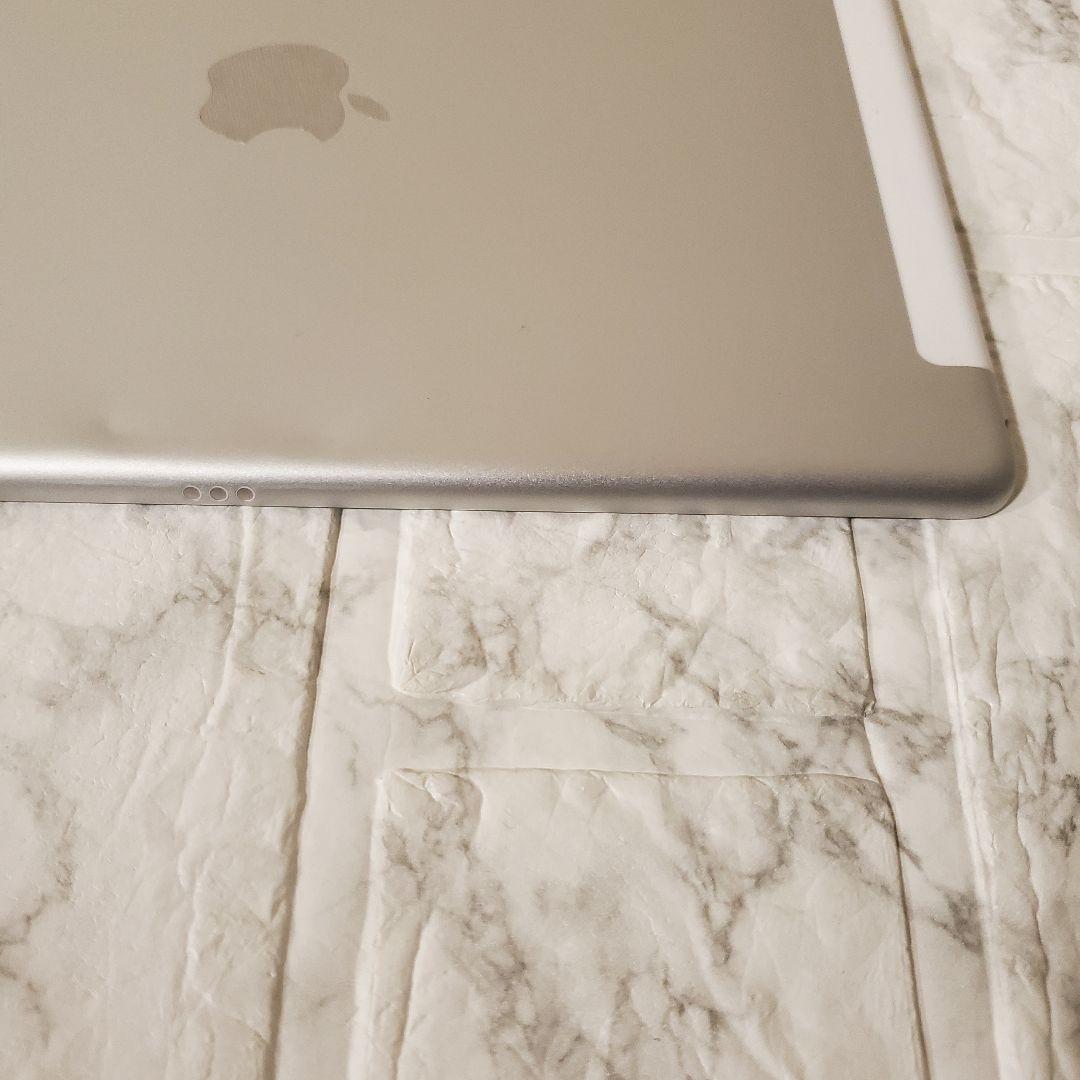 262 iPad 7世代 128GB SIMフリー シルバー