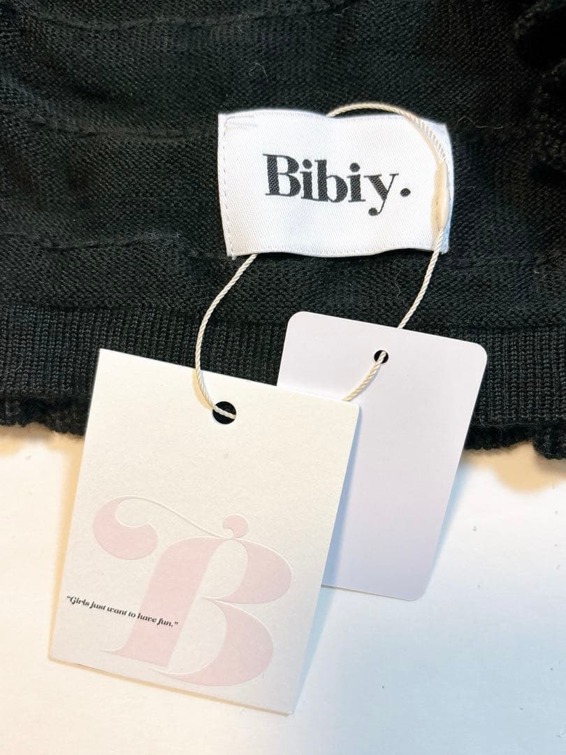 【新品未使用/タグ付き】Bibiy フリルマフラー ブラック