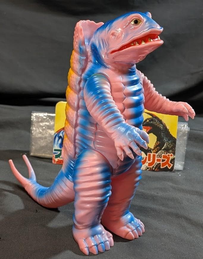 ケムラー「ウルトラマン」登場怪獣（ブルマァク復刻）ヘッダー付ソフビフィギュア