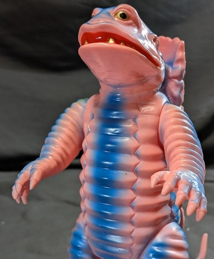 ケムラー「ウルトラマン」登場怪獣（ブルマァク復刻）ヘッダー付ソフビフィギュア