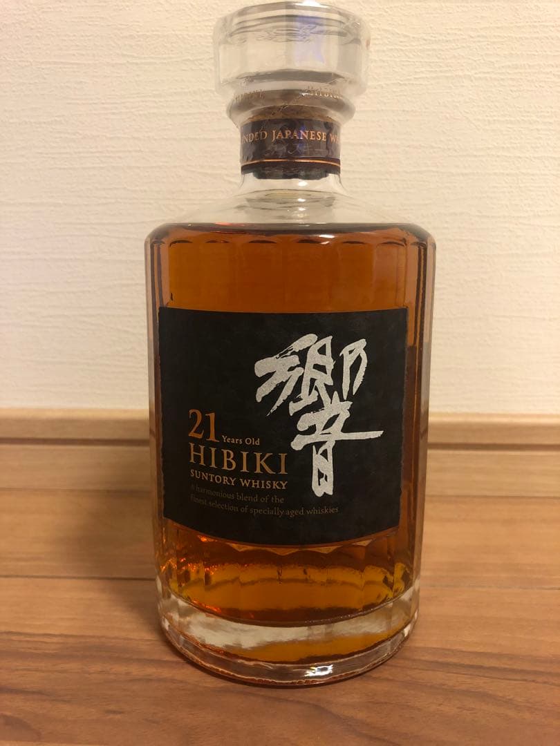 サントリー 響 21年 700ml 43% 箱付き