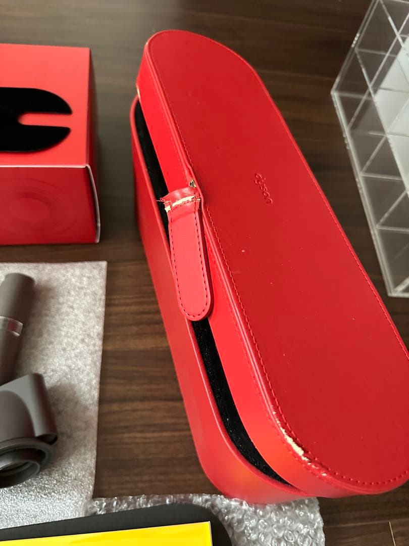 Dyson Supersonic ヘアドライヤー レッド