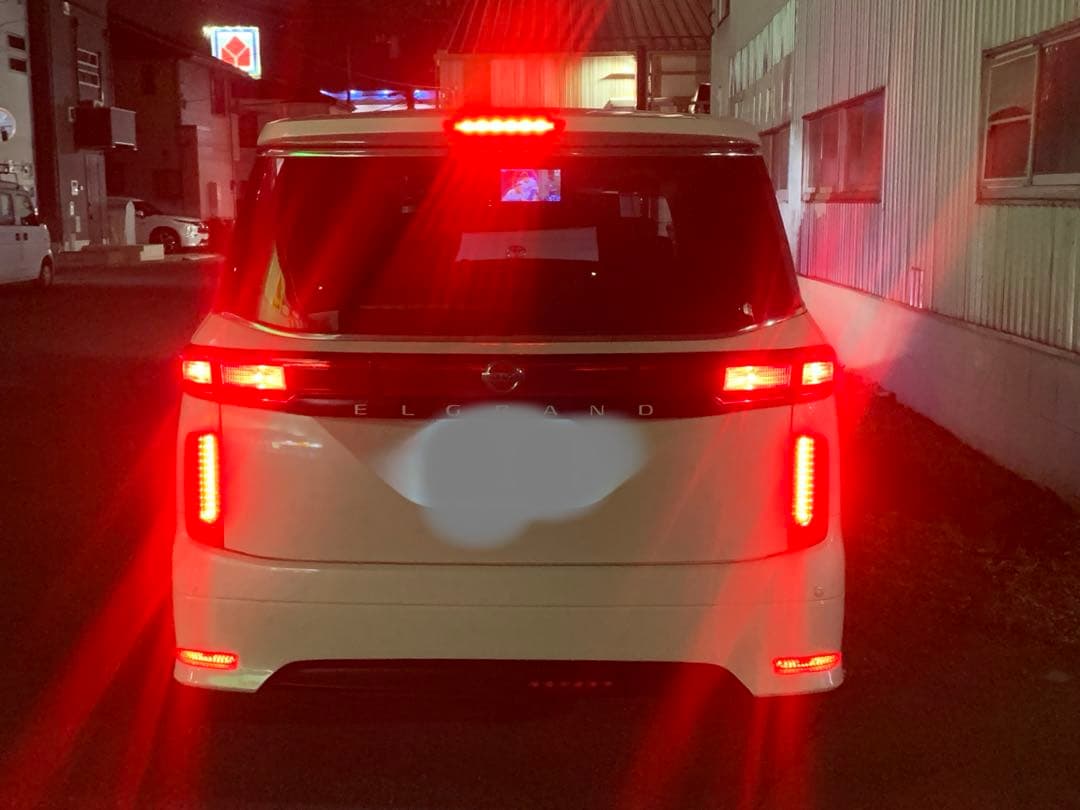 E52 エルグランド Valenti （ヴァレンティ）テールランプ レッド