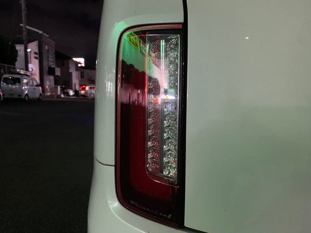 E52 エルグランド Valenti （ヴァレンティ）テールランプ レッド