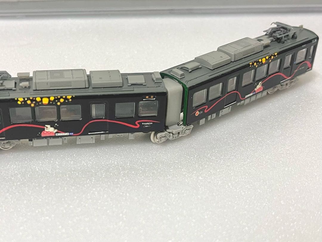 江ノ島電鉄1500形　ビビビビ台湾！ラッピング　M付き　行き先花火再現