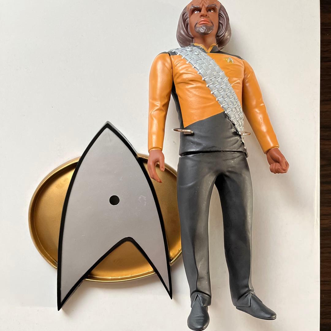 スタートレック U.S.S.エンタープライズ号プラモデルとソフビフィギュア 6体