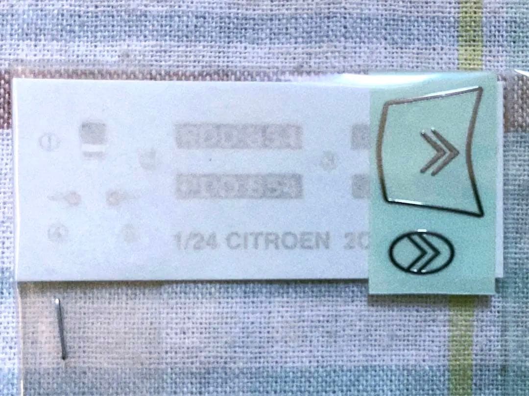 絶版 エブロ 1/24 シトロエン 2CV ピックアップ トラック