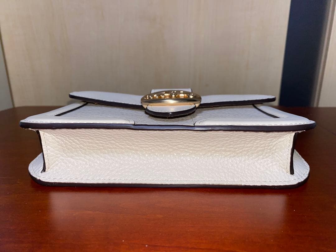 COACH ホワイトレザー ショルダーバッグ 馬車ロゴ ゴールドチェーン 美品