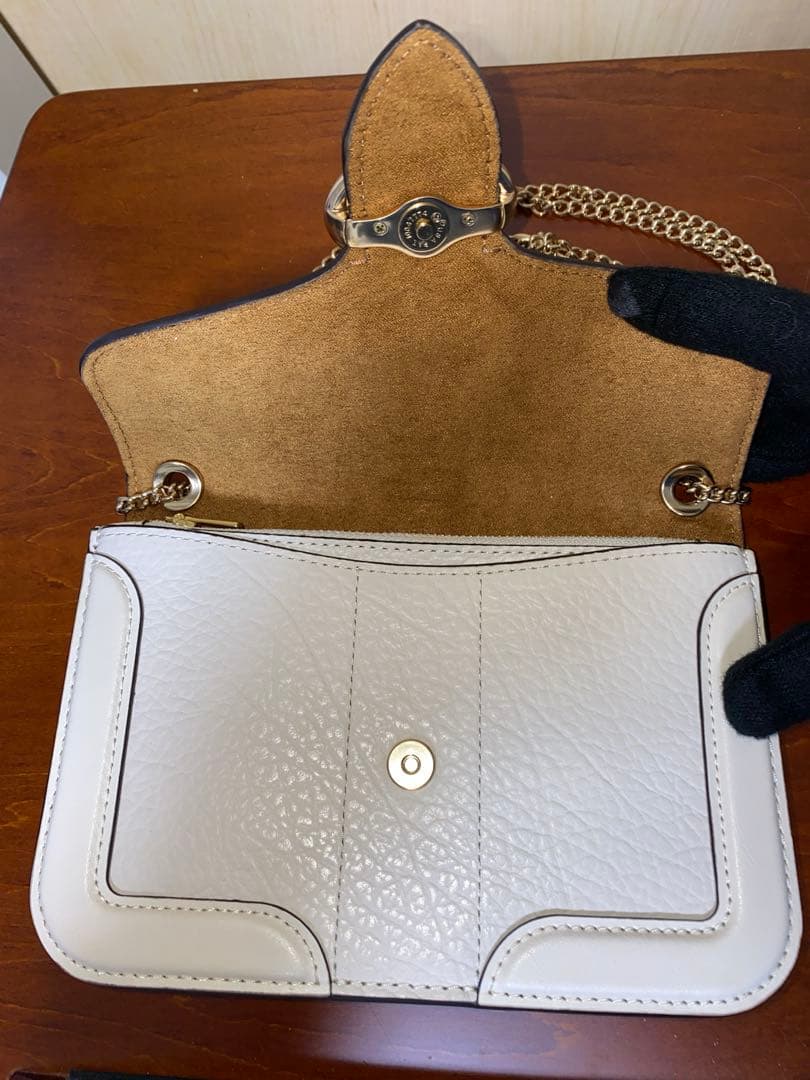 COACH ホワイトレザー ショルダーバッグ 馬車ロゴ ゴールドチェーン 美品