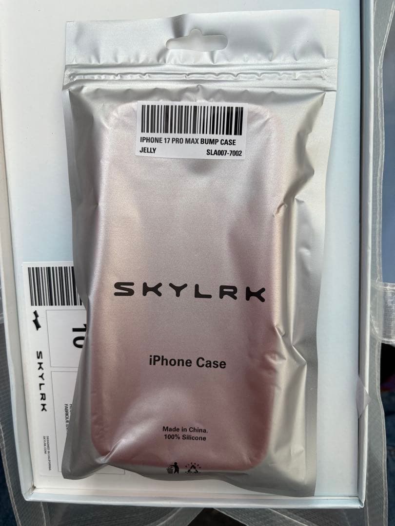SKYLRK iPhone 17 PRO MAX BUMP CASE 赤