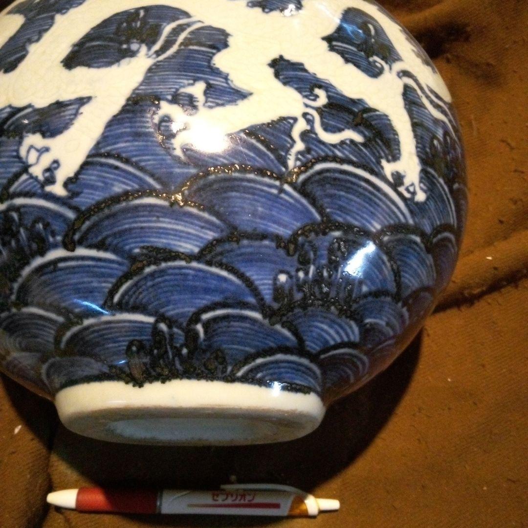 中国陶磁器　明　青白磁 龍模様 陶器の壺