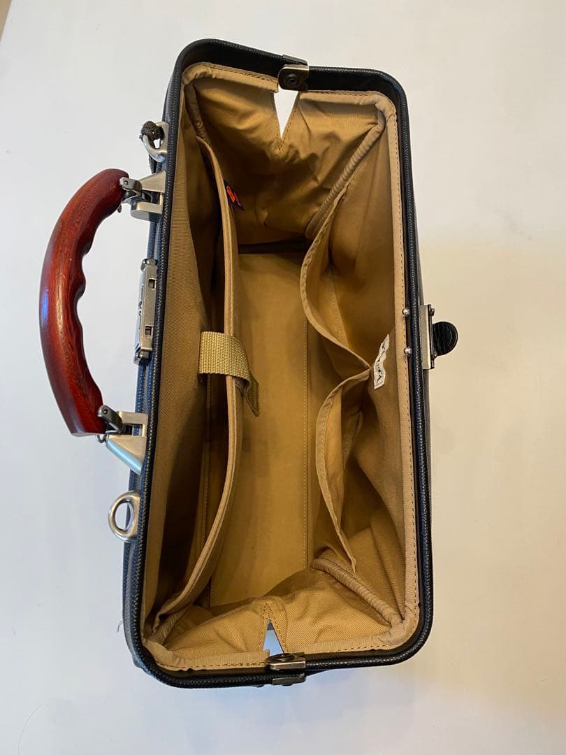 黒 ビジネスバッグ 編み込みデザイン