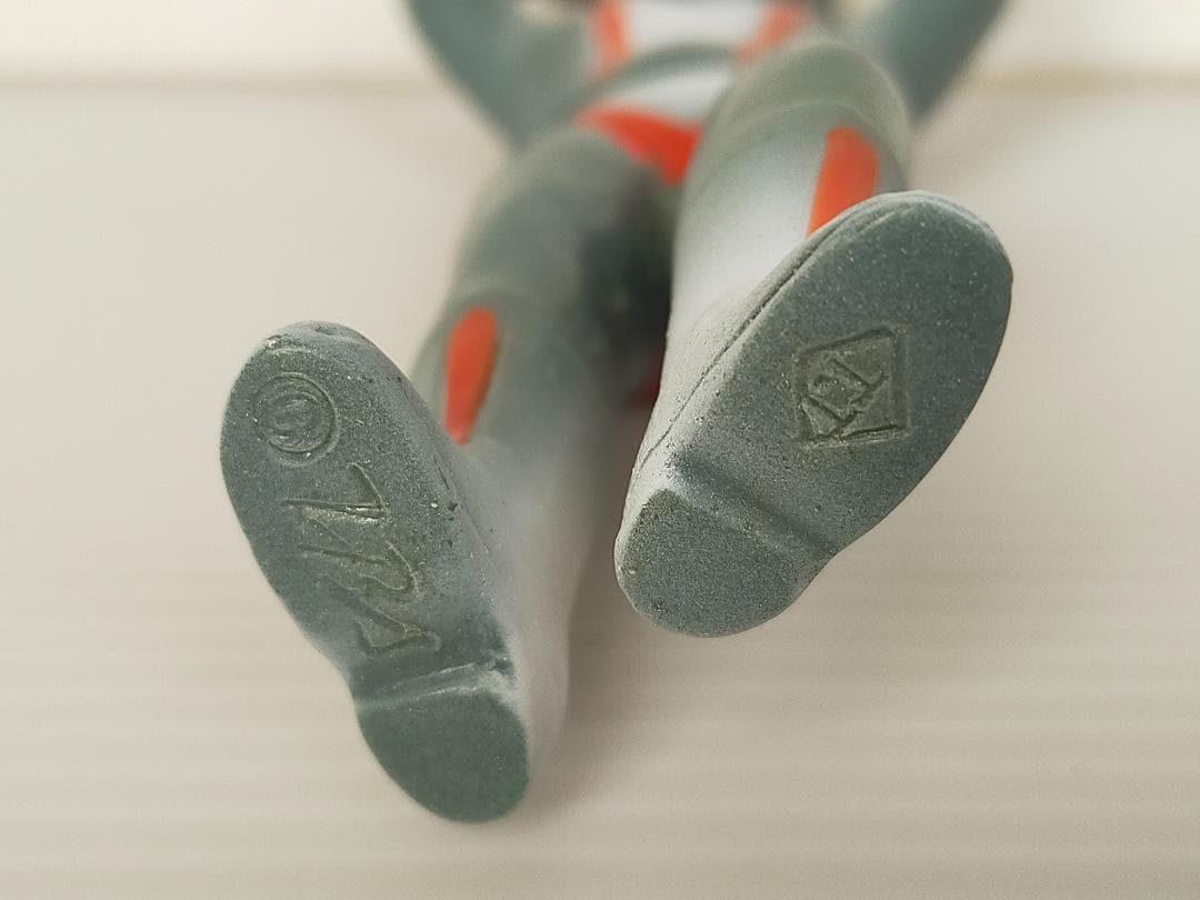 タカトク　シルバー仮面　１１ｃｍ　ミニソフビ　当時物