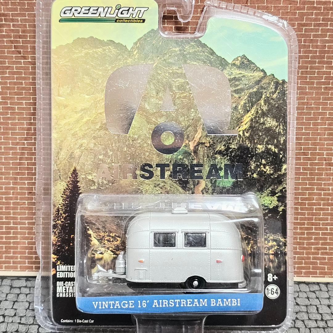 エアストリーム ヴィンテージ 16'バンビ 1/64