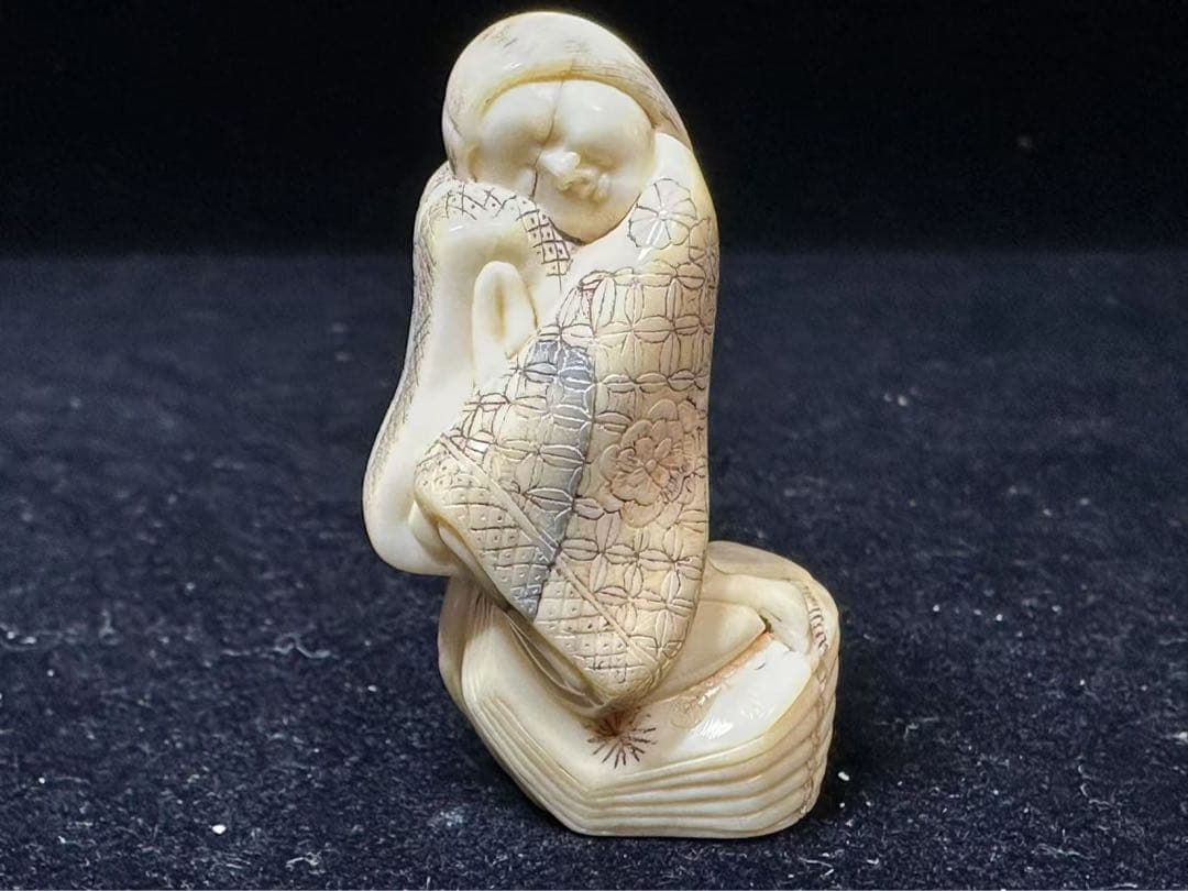 極上　根付　抹香鯨　マッコウクジラ　アンティーク　天然素材　骨董　コレクションか