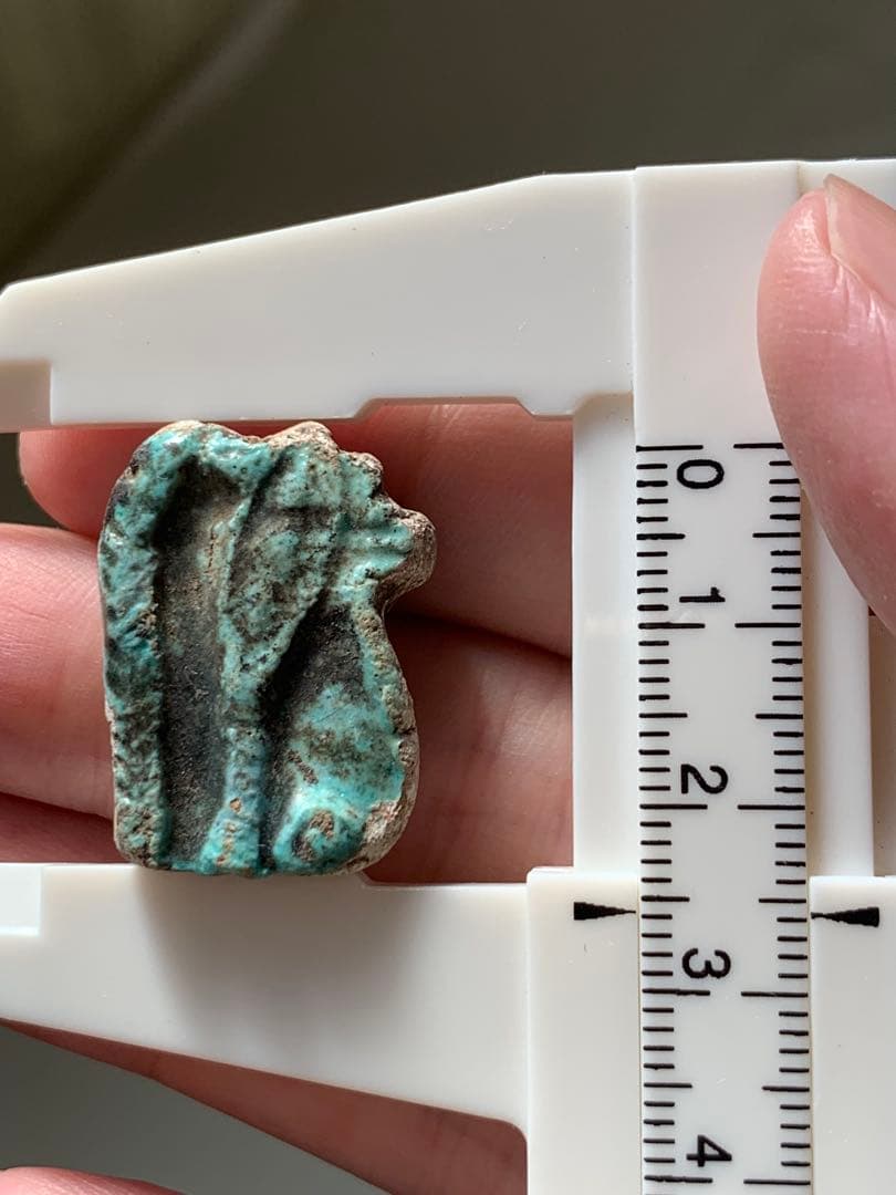 古代エジプト　副葬品　ホルスの目　ガンダーラ　スカラベ　ウシャブティ　出土　根付