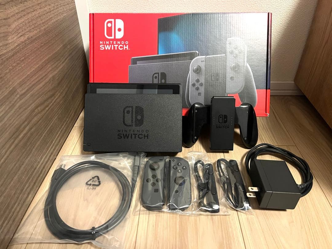 【美品】Nintendo Switch 本体／ELECOM SDカード256G付