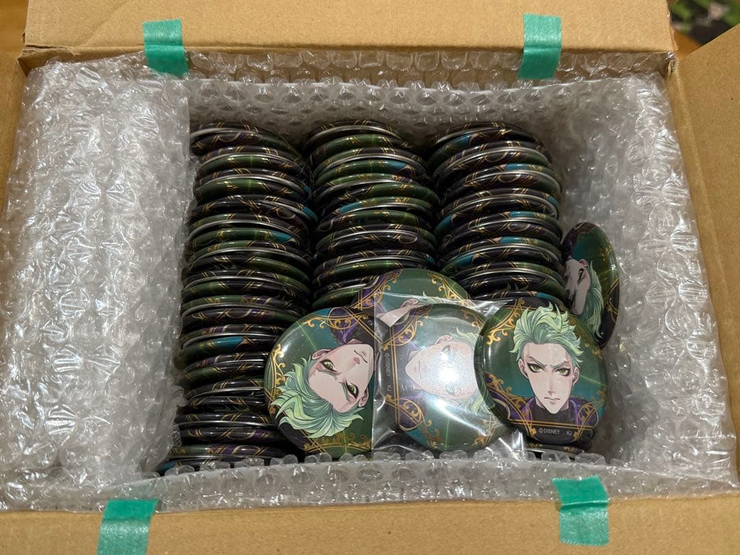 ツイステ セベク 缶バッジ