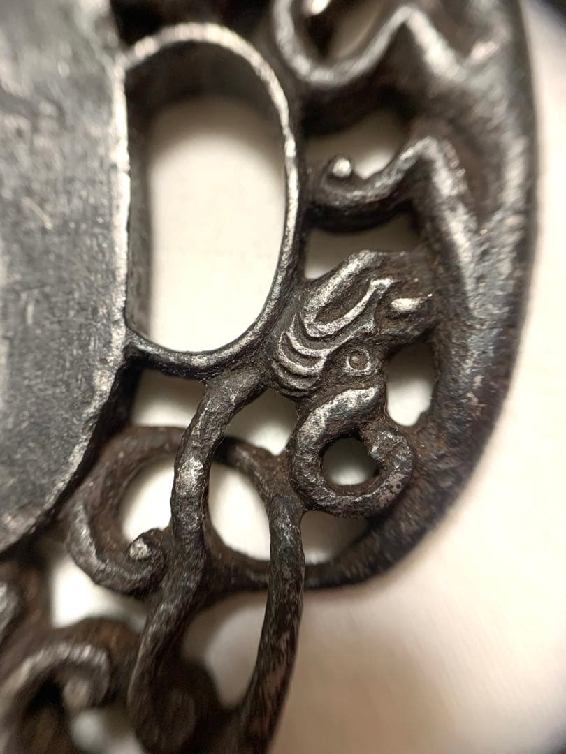 鉄製 鍔(つば) 複雑な彫刻